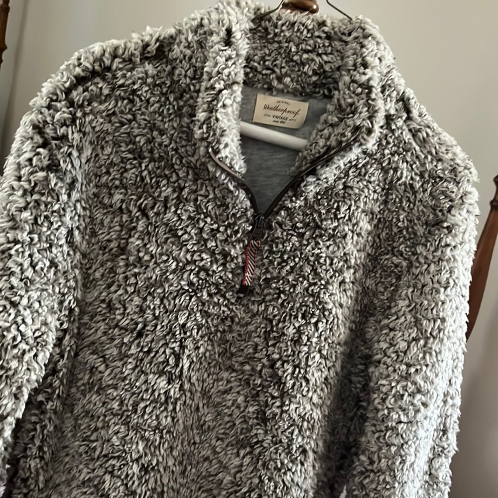 Weatherproof Vintage cozy furry jacket in good condition hasn’t been worn!!